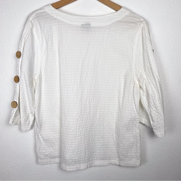 Focus Size S White Linen Shirt with Natural Wood Buttons | LagenLook Boho - Picture 4 of 11